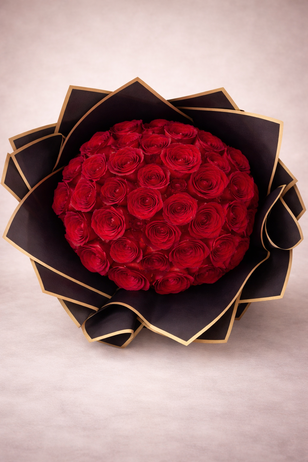 Luxury Rose Bouquet – Classic Love 🌹